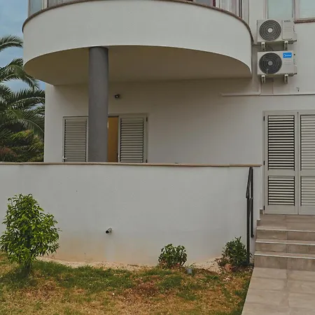 Marina Apartment *